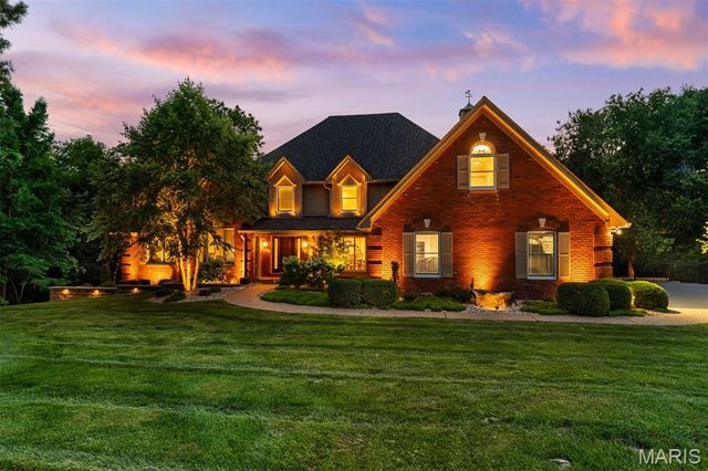 2401 Wexford Woods Court, Town And Country, MO 63131
