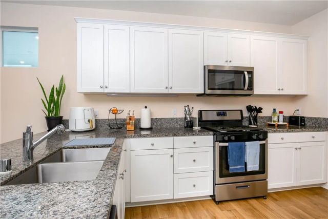 240 Natural Bridge, Palmdale, CA 93551