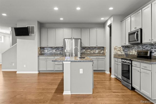 18967 Denali Circle, Northville, MI 48168