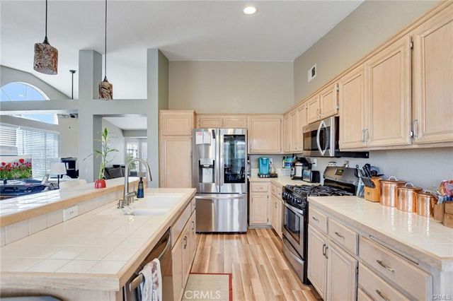 3112 Wimbledon, Hemet, CA 92545