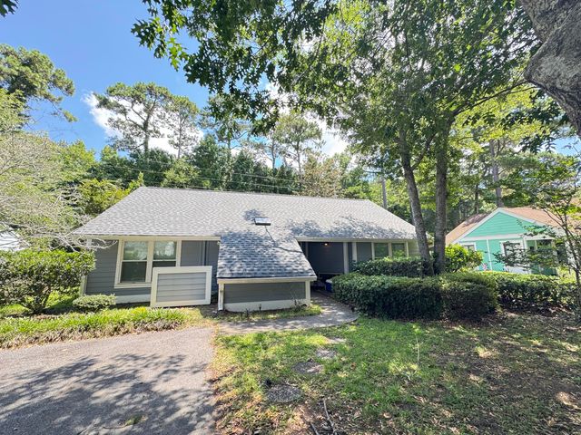 1124 Honeysuckle Court, Mount Pleasant, SC 29464