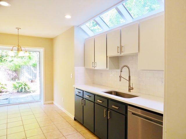 1124 Honeysuckle Court, Mount Pleasant, SC 29464