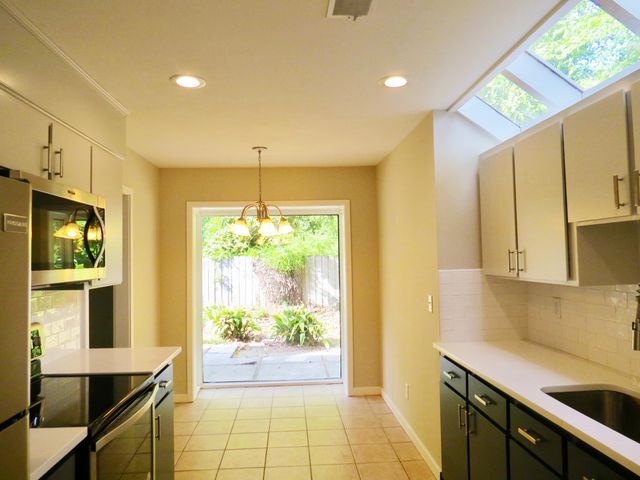1124 Honeysuckle Court, Mount Pleasant, SC 29464