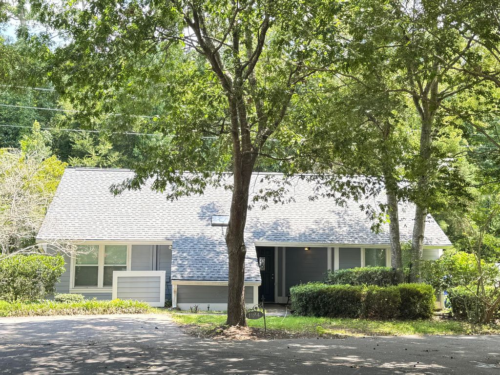 1124 Honeysuckle Court, Mount Pleasant, SC 29464
