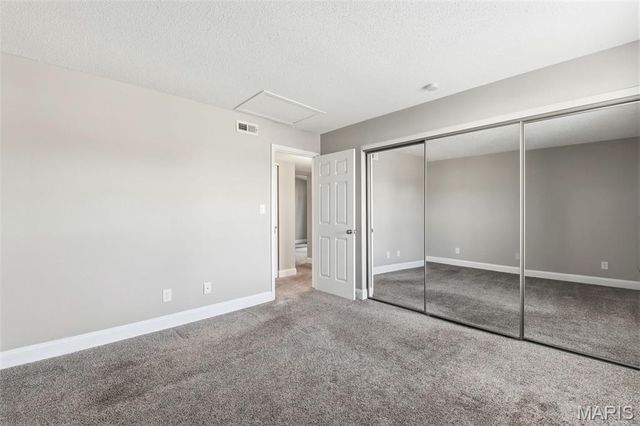 1 Berview Circle B, St Louis, MO 63129