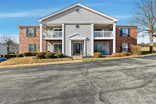 1 Berview Circle B, St Louis, MO 63129