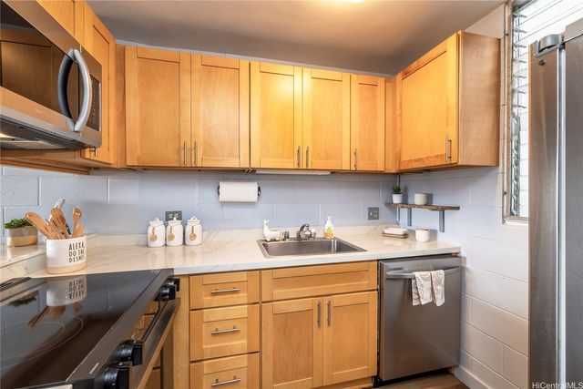 46-270 Kahuhipa Street A422, Kaneohe, HI 96744