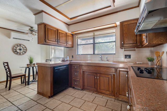 13005 Cambridge Place NE, Albuquerque, NM 87112