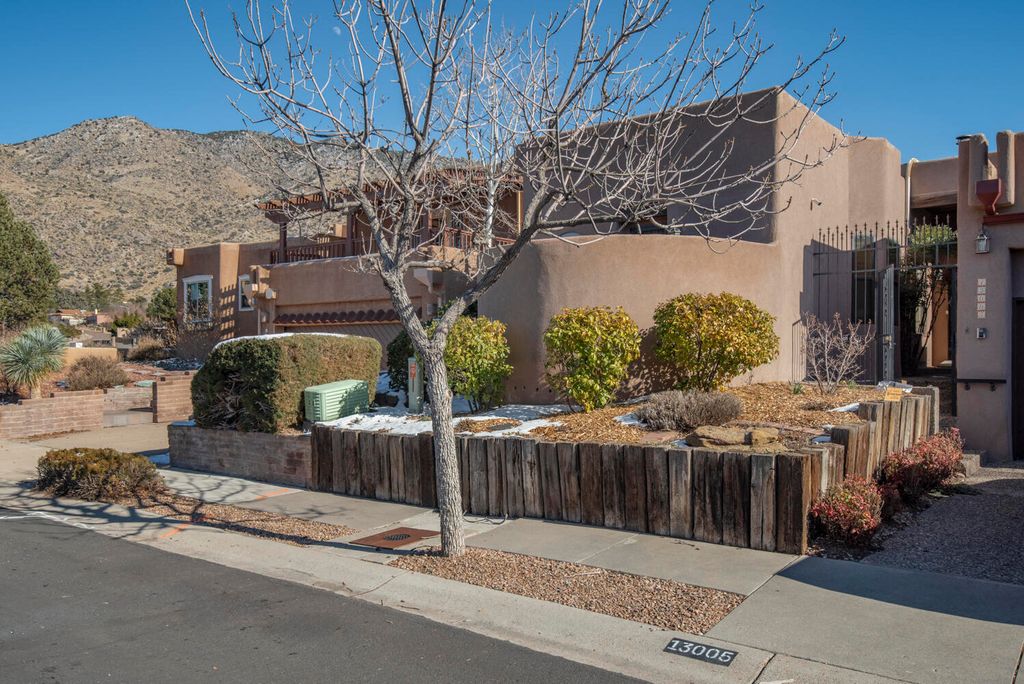 13005 Cambridge Place NE, Albuquerque, NM 87112