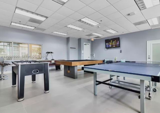 1200 Brickell Bay Dr 2610, Miami, FL 33131