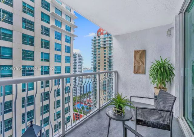 1200 Brickell Bay Dr 2610, Miami, FL 33131