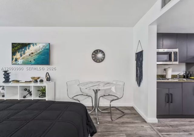 1200 Brickell Bay Dr 2610, Miami, FL 33131