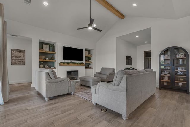 304 Buffalo TRL, Liberty Hill, TX 78642