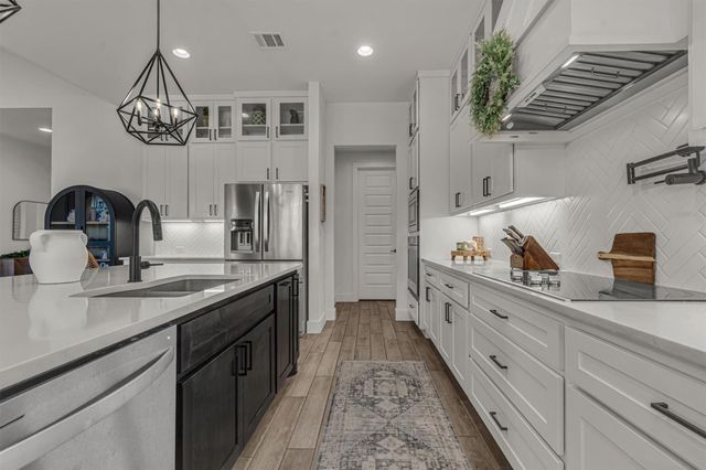 304 Buffalo TRL, Liberty Hill, TX 78642