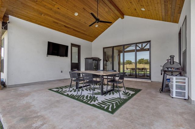 304 Buffalo TRL, Liberty Hill, TX 78642