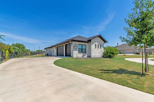 304 Buffalo TRL, Liberty Hill, TX 78642
