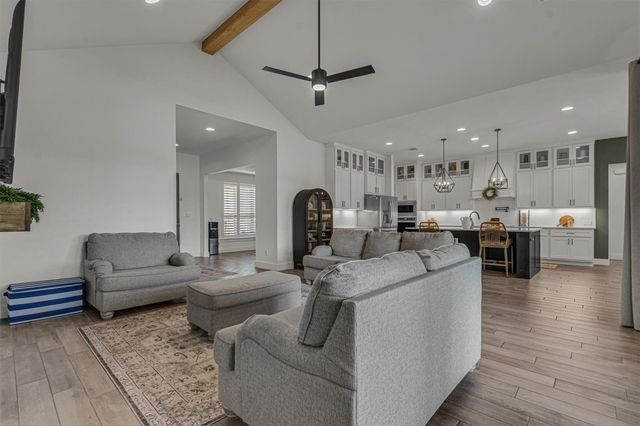 304 Buffalo TRL, Liberty Hill, TX 78642