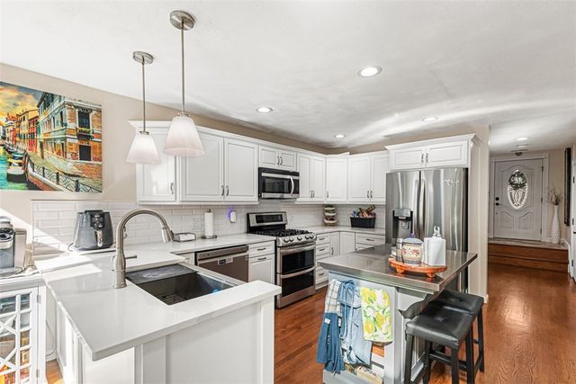 102 Palmer Drive D, North Providence, RI 02904