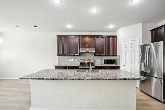 8137 Kurgan Trail, Fort Worth, TX 76131