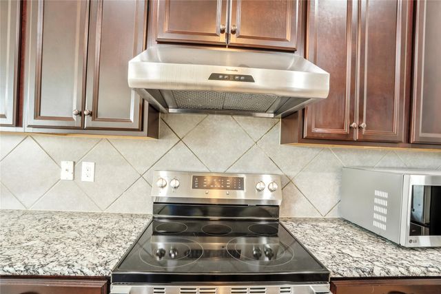 8137 Kurgan Trail, Fort Worth, TX 76131