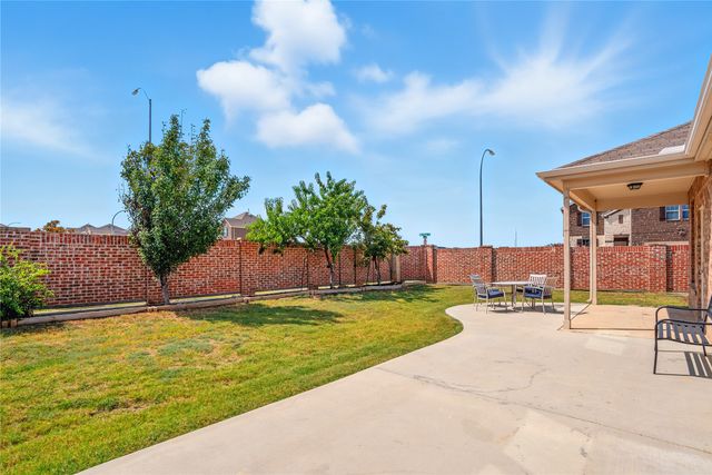 8137 Kurgan Trail, Fort Worth, TX 76131