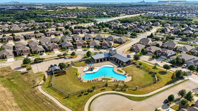 8137 Kurgan Trail, Fort Worth, TX 76131