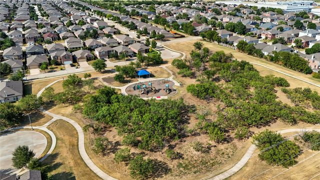 8137 Kurgan Trail, Fort Worth, TX 76131