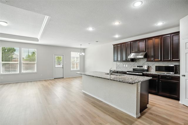 8137 Kurgan Trail, Fort Worth, TX 76131