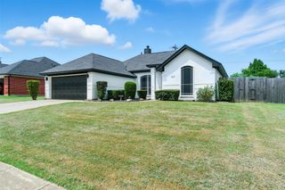 1109 Blackbird Court, Burleson, TX 76028