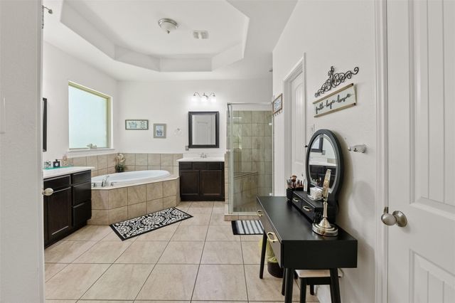 9114 Silver Back Trail, Conroe, TX 77303