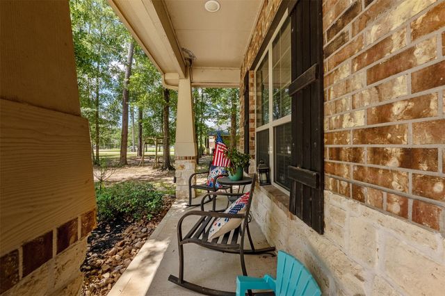 9114 Silver Back Trail, Conroe, TX 77303