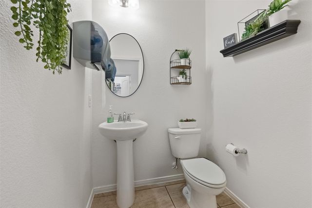 9114 Silver Back Trail, Conroe, TX 77303