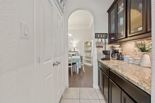 9114 Silver Back Trail, Conroe, TX 77303