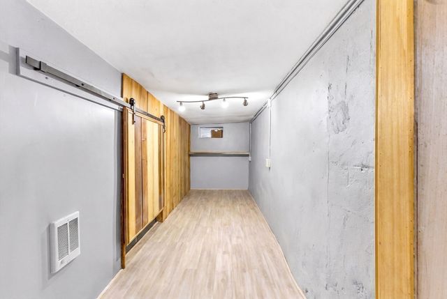 9 Park St. 8, Boston, MA 02122