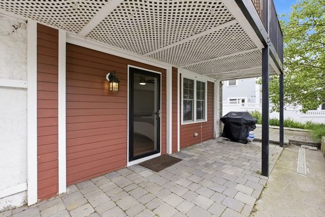 9 Park St. 8, Boston, MA 02122