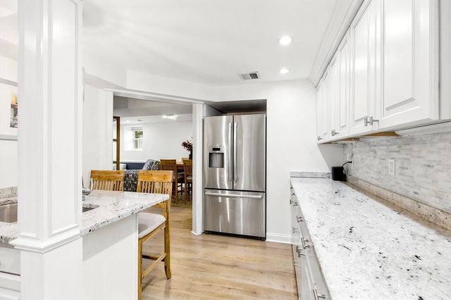 9 Park St. 8, Boston, MA 02122