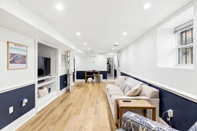 9 Park St. 8, Boston, MA 02122