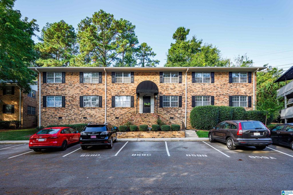 859 Vestavia Villa Ct Apt C, Vestavia Hills, AL 35226