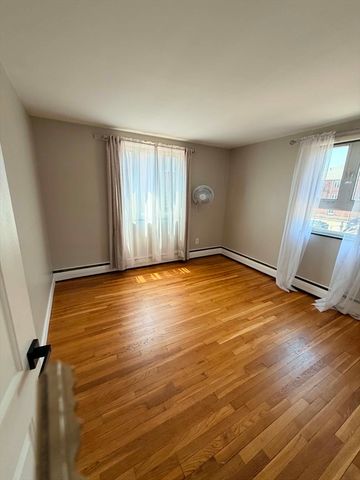 38 Carey Ave 7, Watertown, MA 02472