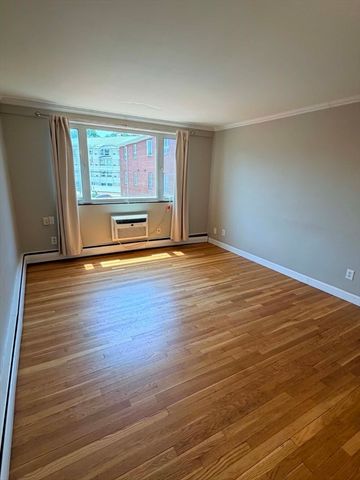 38 Carey Ave 7, Watertown, MA 02472