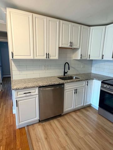 38 Carey Ave 7, Watertown, MA 02472