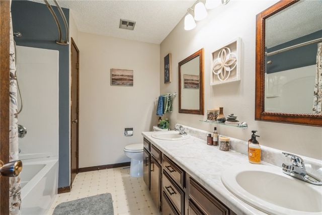 3416 Sue Lane NW, Cedar Rapids, IA 52405