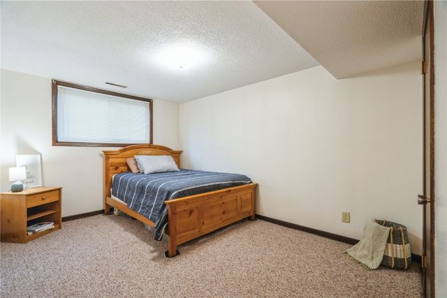 3416 Sue Lane NW, Cedar Rapids, IA 52405