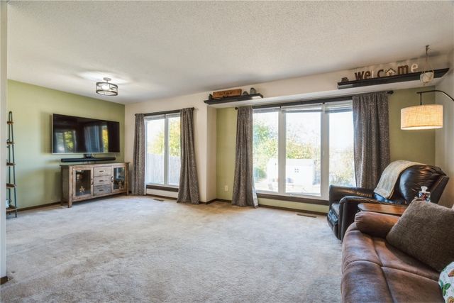 3416 Sue Lane NW, Cedar Rapids, IA 52405