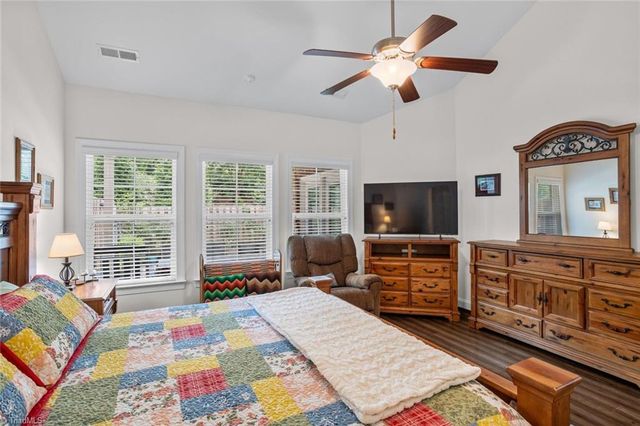 1240 United Court, Winston-salem, NC 27103