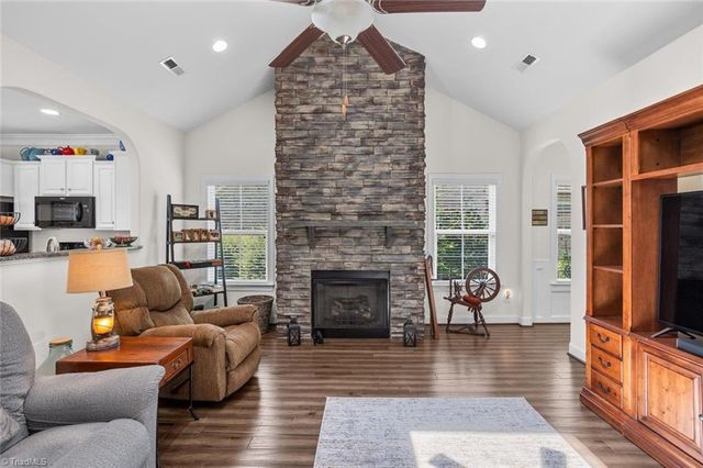 1240 United Court, Winston-salem, NC 27103