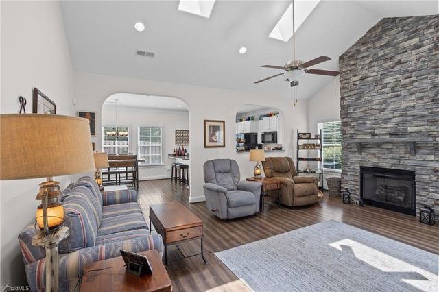 1240 United Court, Winston-salem, NC 27103