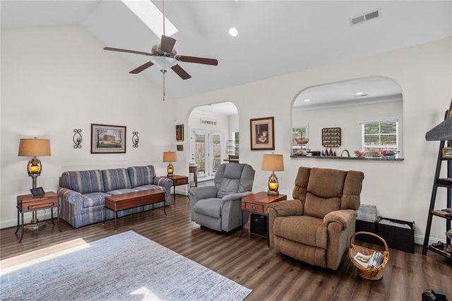 1240 United Court, Winston-salem, NC 27103