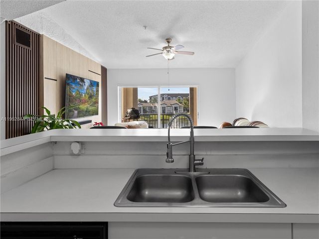 4460 NW 107th Ave 304-8, Doral, FL 33178