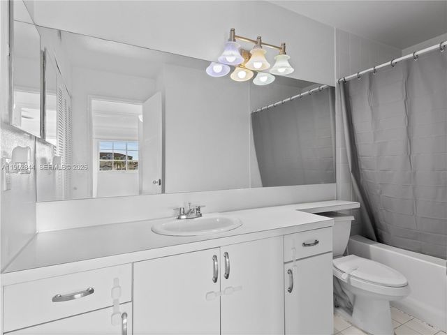 4460 NW 107th Ave 304-8, Doral, FL 33178